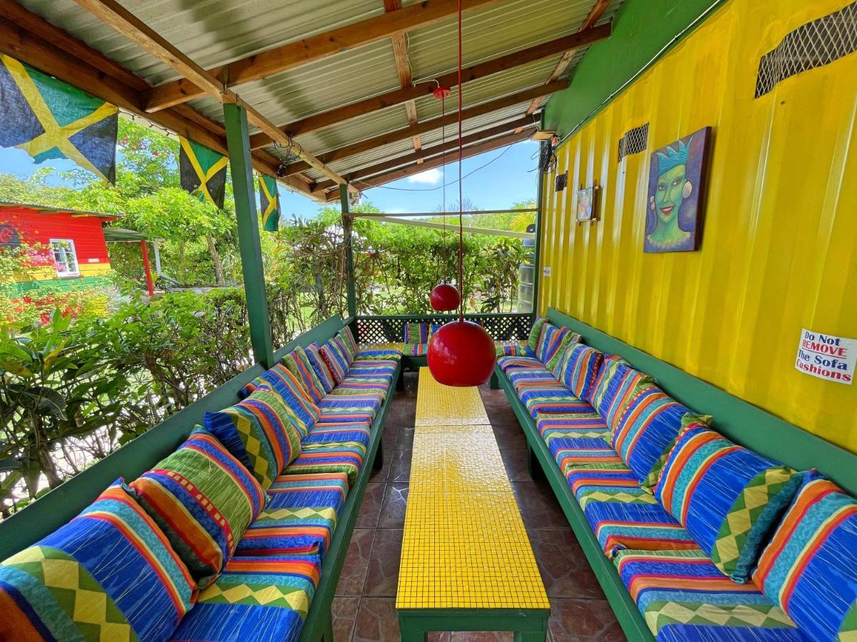 Judy House 2 - Lewis Backpacker Hostel Little Bay Экстерьер фото