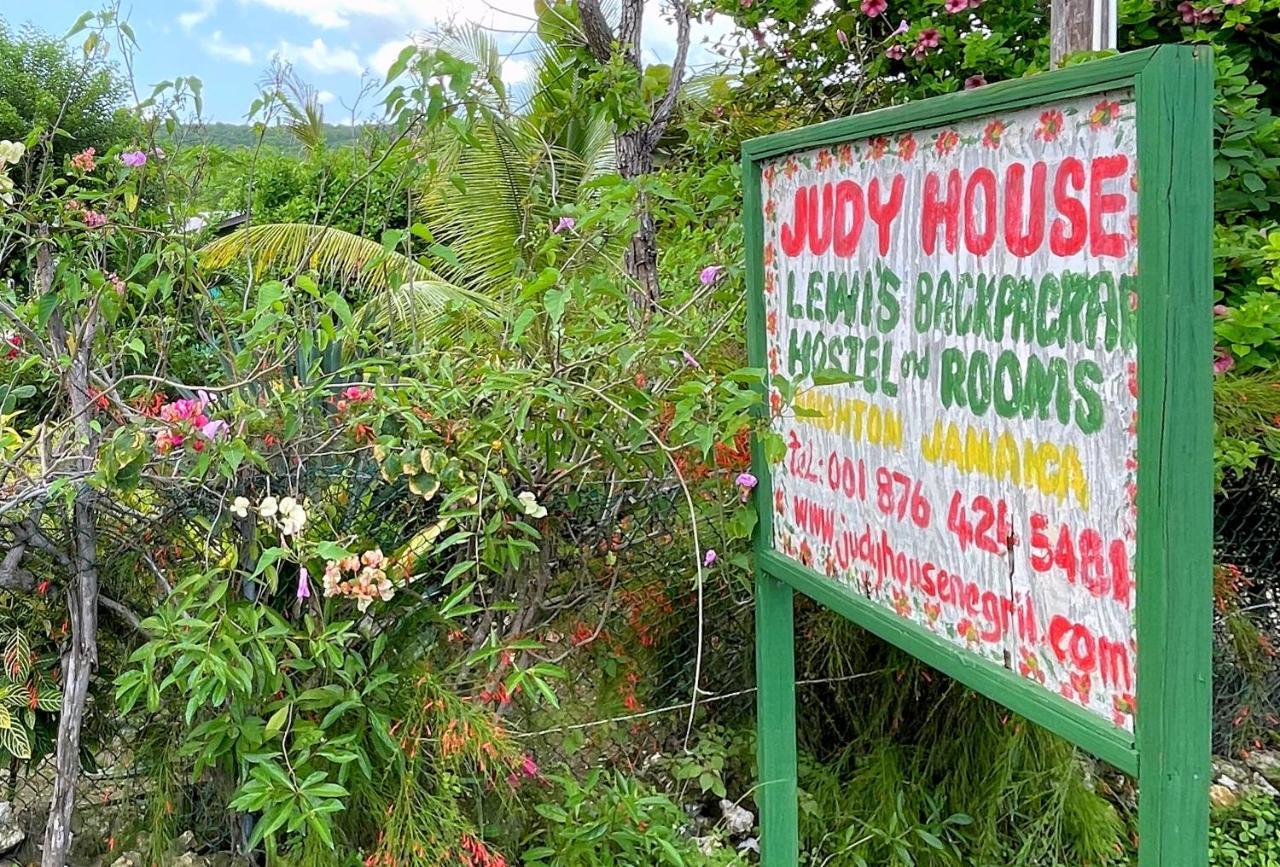 Judy House 2 - Lewis Backpacker Hostel Little Bay Экстерьер фото