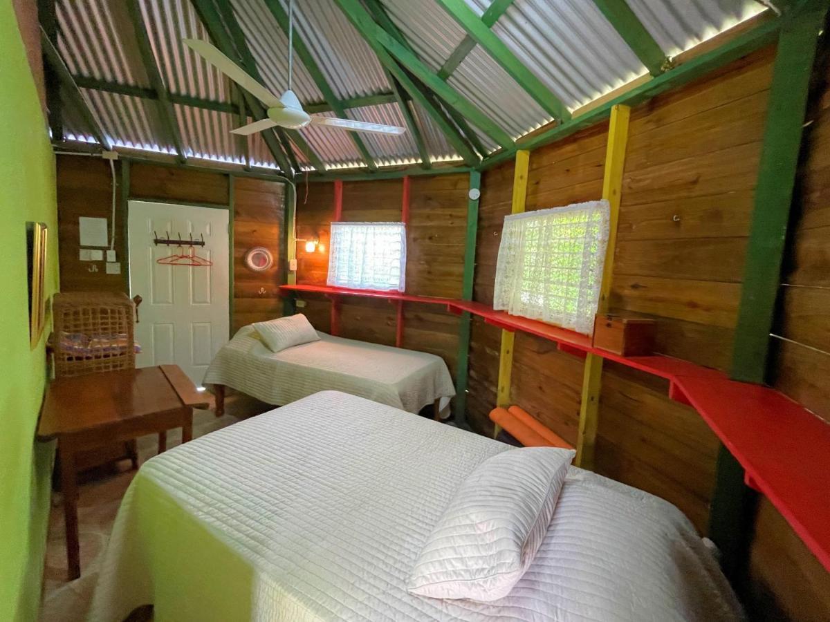 Judy House 2 - Lewis Backpacker Hostel Little Bay Экстерьер фото